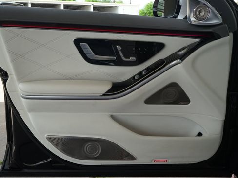 Used 2023 Mercedes-Benz Maybach S 680 4MATIC image 32