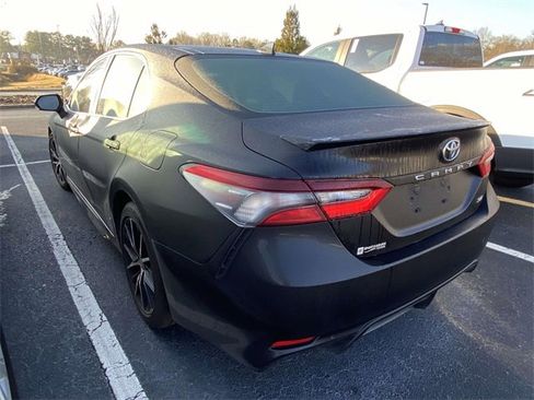 Used 2022 Toyota Camry SE image 8