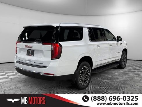 Used 2025 GMC Yukon XL Elevation AWD/4WD image 3