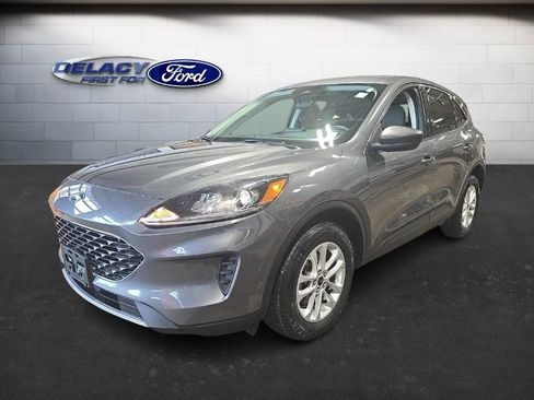 Used 2022 Ford Escape SE image 1