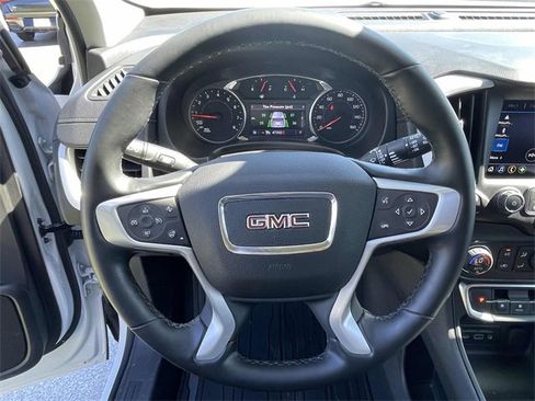 Used 2024 GMC Terrain SLT image 22
