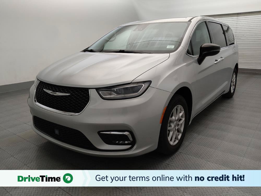 Used 2024 Chrysler Pacifica Touring-L FWD image 1