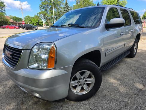 Used 2013 GMC Yukon XL SLT AWD/4WD image 1