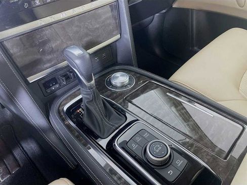 Certified 2024 Nissan Armada Platinum image 15