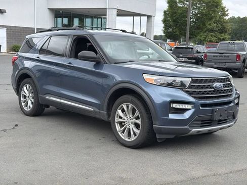 Used 2020 Ford Explorer XLT w/ Equipment Group 202A AWD/4WD image 8