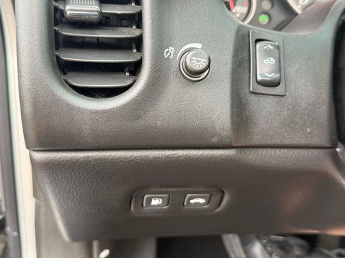 Used 2005 Chevrolet Corvette Convertible w/ Preferred Equipment Group image 18