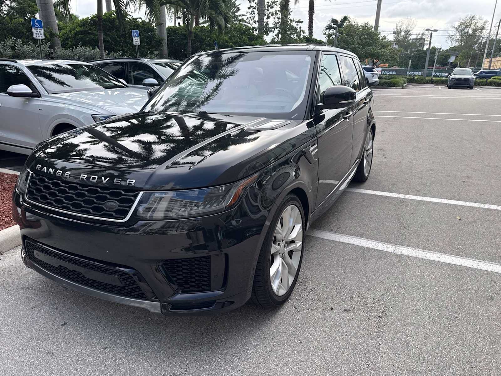 Used 2018 Land Rover Range Rover Sport HSE AWD/4WD image 1