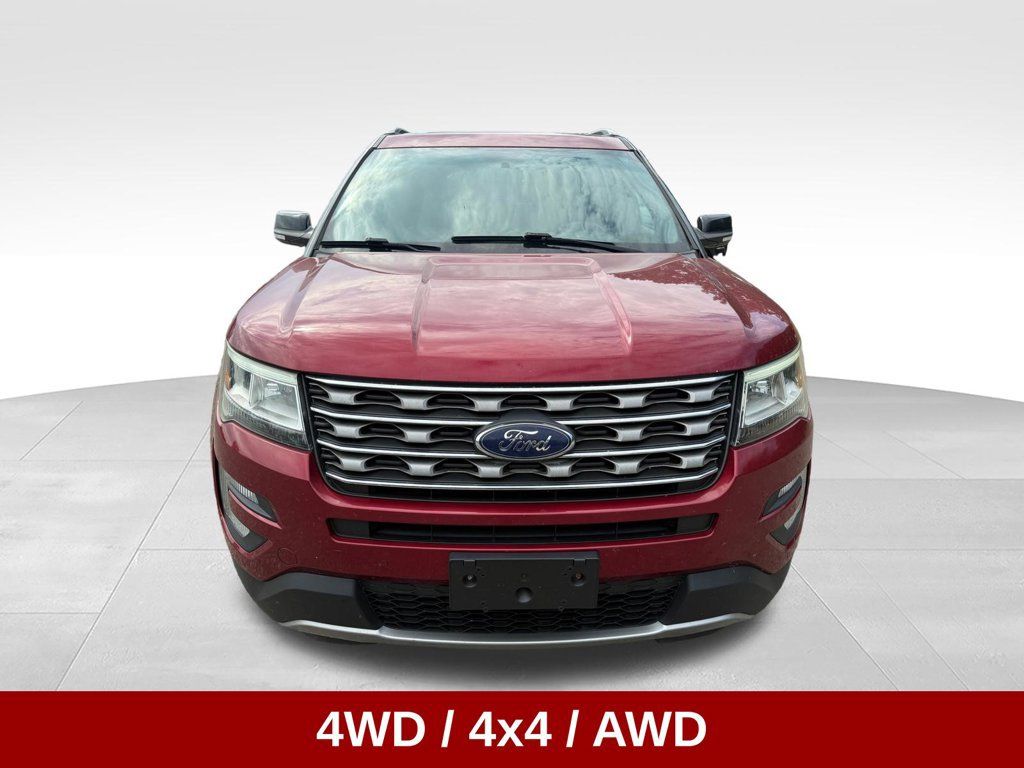 Used 2017 Ford Explorer XLT w/ Equipment Group 202A AWD/4WD image 10