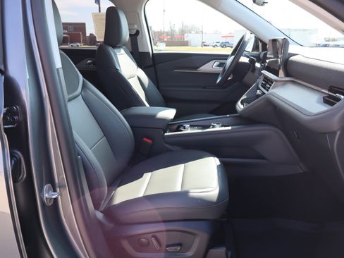 New 2026 Ford Explorer Active w/ Active Comfort Package image 14