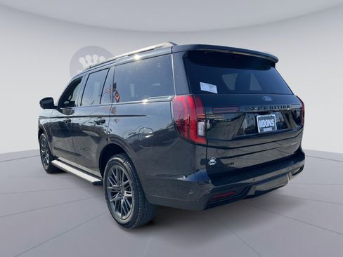 New 2026 Ford Expedition Platinum image 4