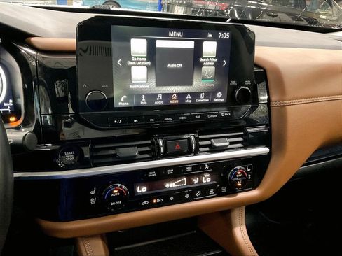 Used 2025 Nissan Pathfinder Platinum AWD/4WD image 27