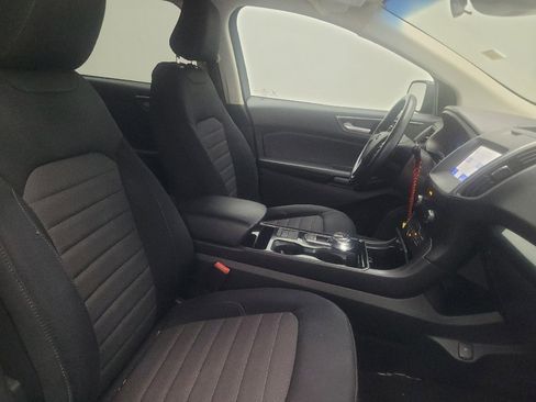 Used 2020 Ford Edge SE FWD image 21