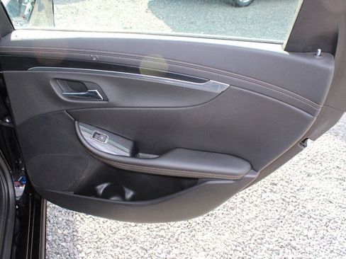 Used 2019 Chevrolet Impala LT FWD image 23