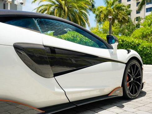 Used 2019 McLaren 600LT RWD image 29