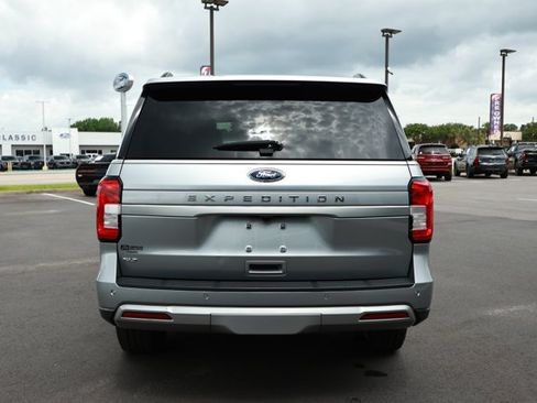 Used 2024 Ford Expedition XLT RWD image 7