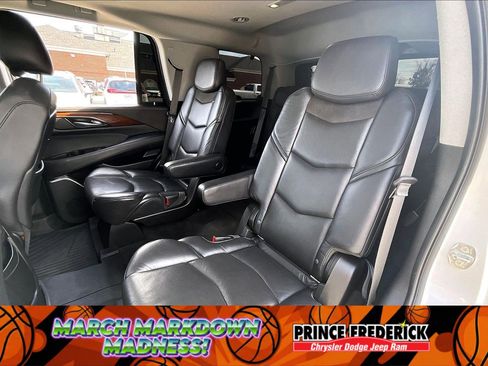 Used 2020 Cadillac Escalade Luxury image 22