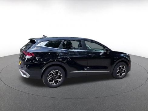 Used 2025 Kia Sportage LX FWD image 15
