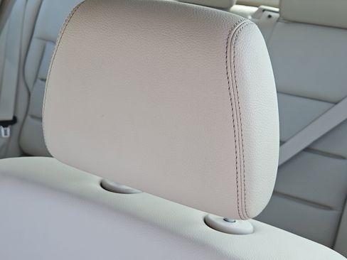 Used 2016 Mercedes-Benz E 350 Sedan image 15