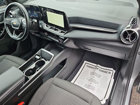 Used 2025 Chevrolet Equinox LT image 30