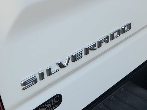 Used 2023 Chevrolet Silverado 1500 Custom image 9