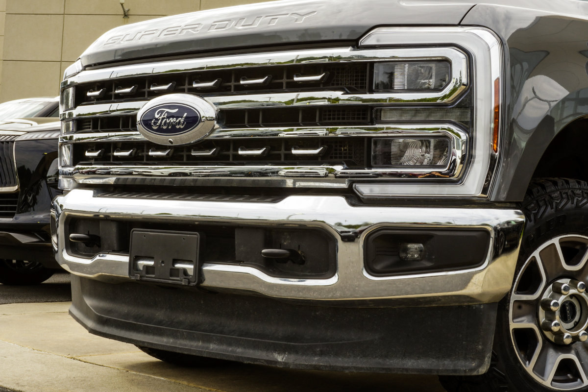 Used 2024 Ford F250 Lariat AWD/4WD image 2