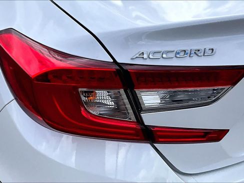 Used 2022 Honda Accord Touring image 28