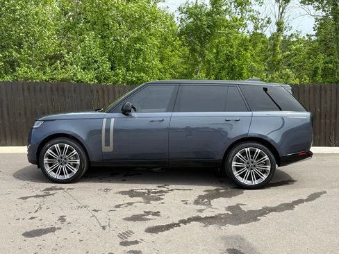 Used 2024 Land Rover Range Rover Long Wheelbase SE AWD/4WD image 2