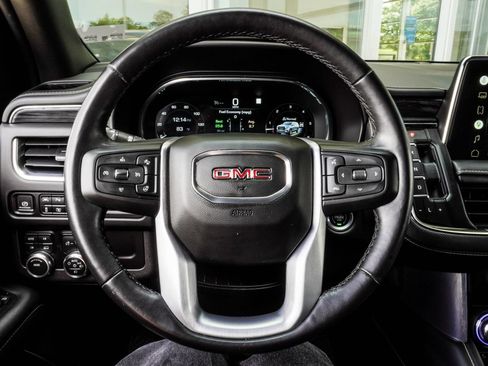 Used 2022 GMC Yukon SLT w/ SLT Premium Package AWD/4WD image 14