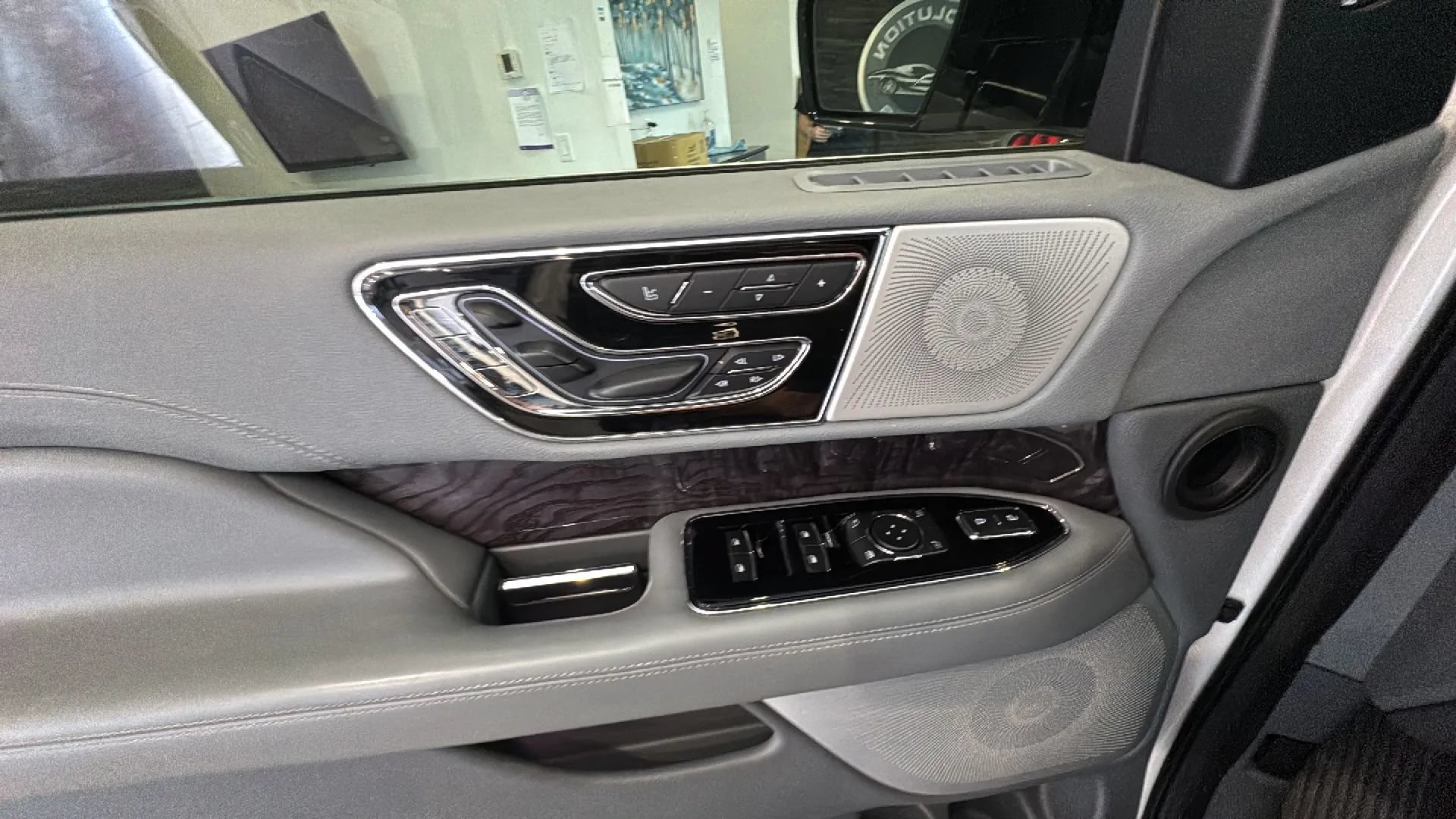 Used 2020 Lincoln Navigator L Reserve w/ Luxury Package AWD/4WD image 42