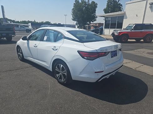 Used 2022 Nissan Sentra SV FWD image 8