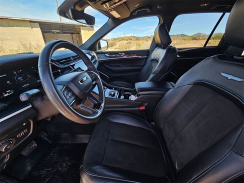 Used 2022 Jeep Grand Cherokee Trailhawk image 10