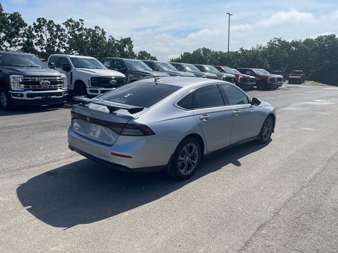 Used 2023 Honda Accord EX image 3