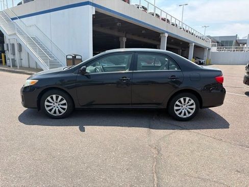 Used 2013 Toyota Corolla LE FWD image 2