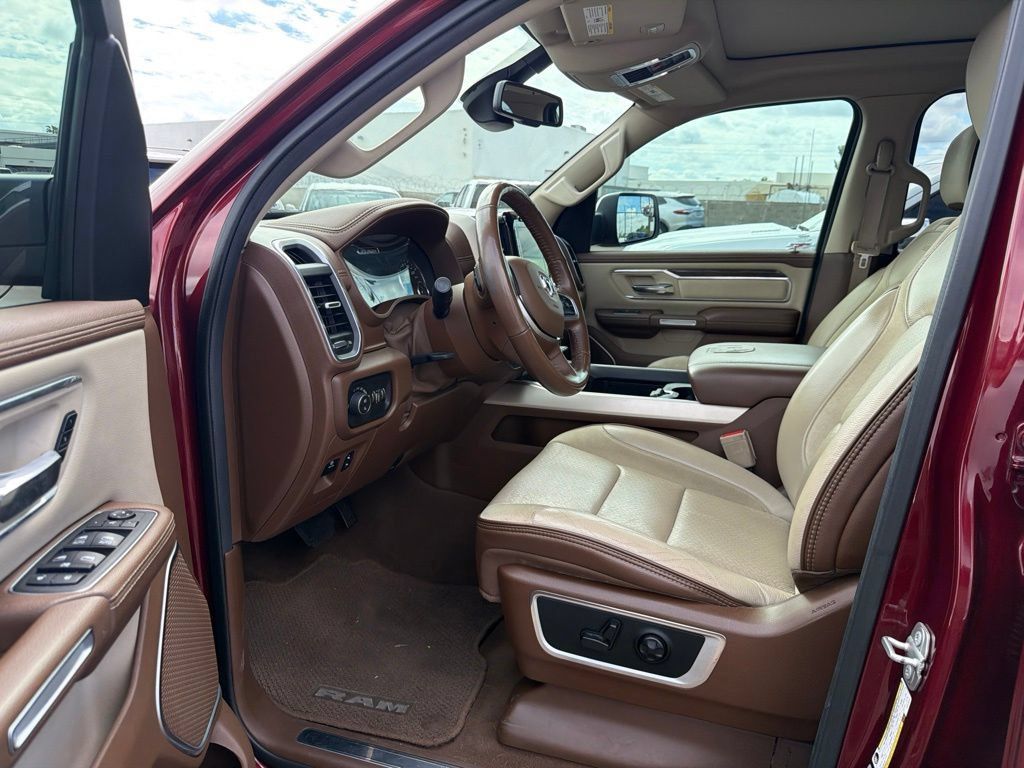 Used 2019 RAM 1500 Laramie AWD/4WD image 2