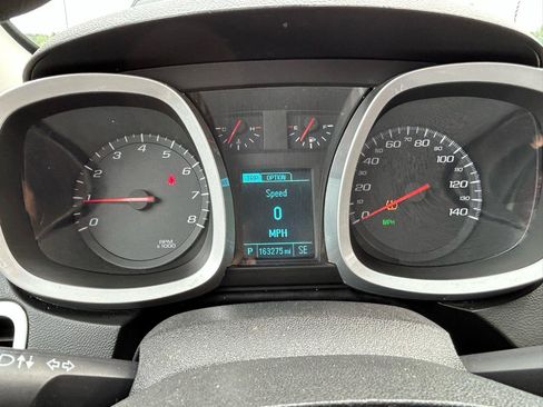 Used 2017 Chevrolet Equinox LS AWD/4WD image 21