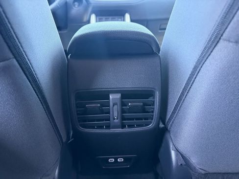Used 2025 Toyota Corolla Cross LE FWD image 25