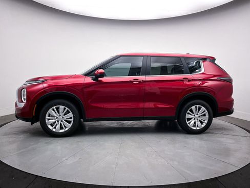 New 2025 Mitsubishi Outlander ES image 4