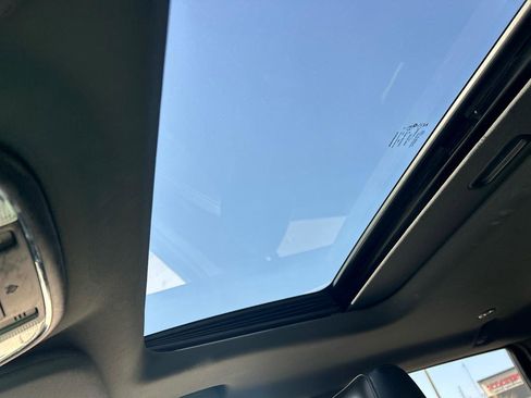 Used 2017 Jeep Grand Cherokee Limited image 23