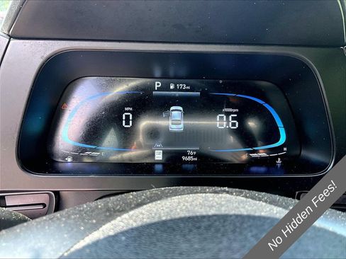 Used 2025 Hyundai Elantra Sport FWD image 14