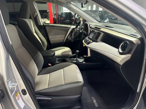 Used 2014 Toyota RAV4 LE AWD/4WD image 34