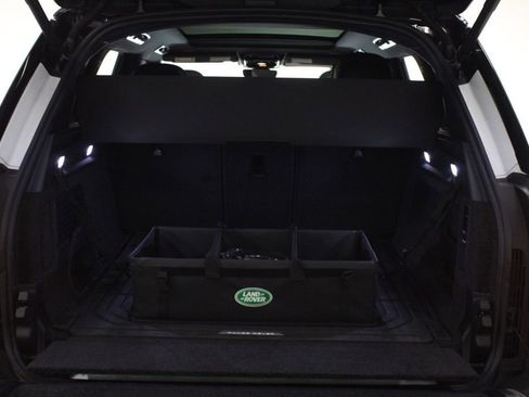 Certified 2025 Land Rover Range Rover SE AWD/4WD image 54