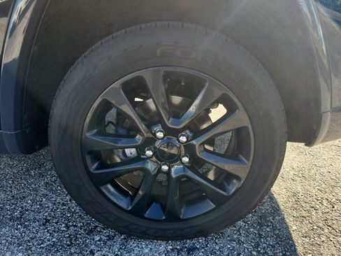 Used 2018 Jeep Grand Cherokee Altitude AWD/4WD image 8