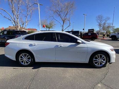 Used 2016 Chevrolet Malibu LT image 2