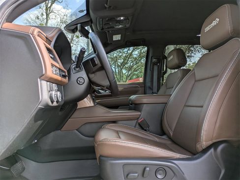 Used 2021 Chevrolet Tahoe High Country image 2