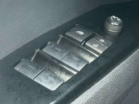 Used 2025 Toyota Camry LE image 18