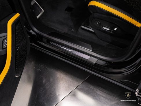 Used 2024 Lamborghini Urus Performante image 23