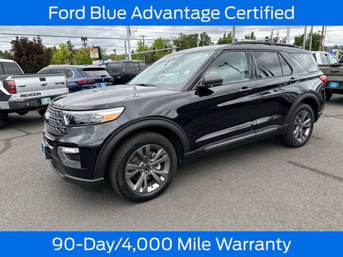 Certified 2021 Ford Explorer XLT w/ Equipment Group 202A AWD/4WD image 3