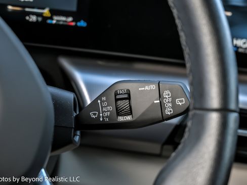 Used 2025 BMW X1 xDrive28i w/ Premium Package image 38