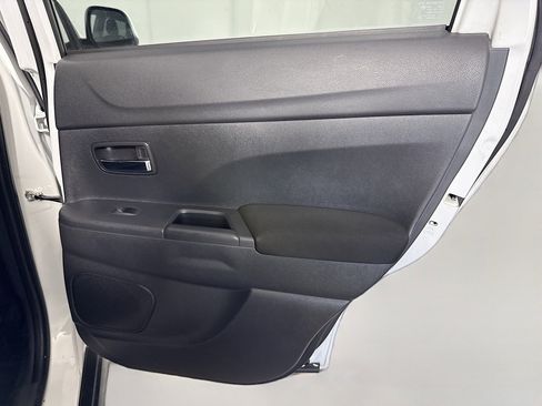 Used 2021 Mitsubishi Outlander Sport ES image 27