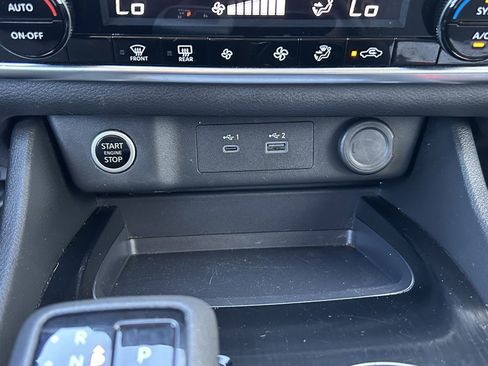 Used 2023 Nissan Rogue SV AWD/4WD image 32